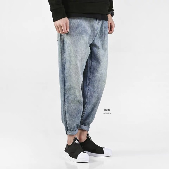 Jean - Picture 2 of 4